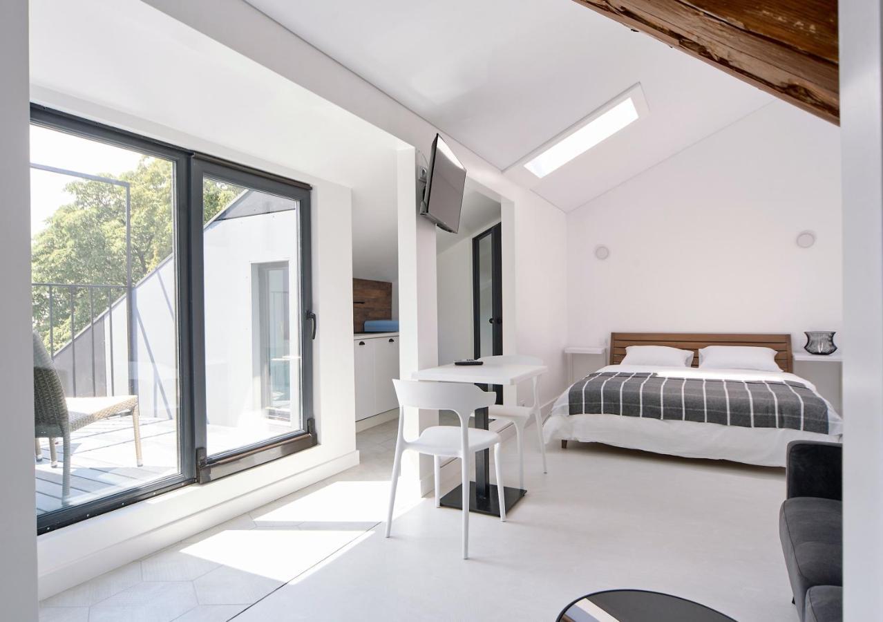 White Door Apartments Mansard Heart Of Odessa 2 Luaran gambar