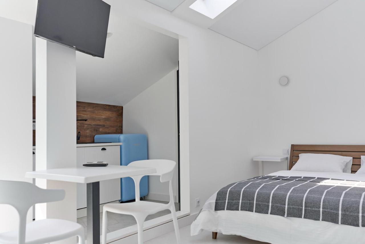 White Door Apartments Mansard Heart Of Odessa 2 Luaran gambar