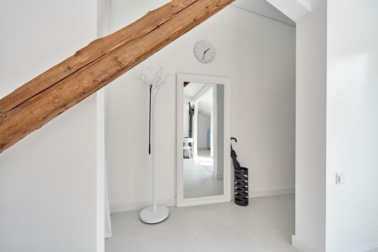 White Door Apartments Mansard Heart Of Odessa 2 Luaran gambar