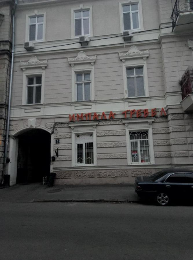 White Door Apartments Mansard Heart Of Odessa 2 Luaran gambar